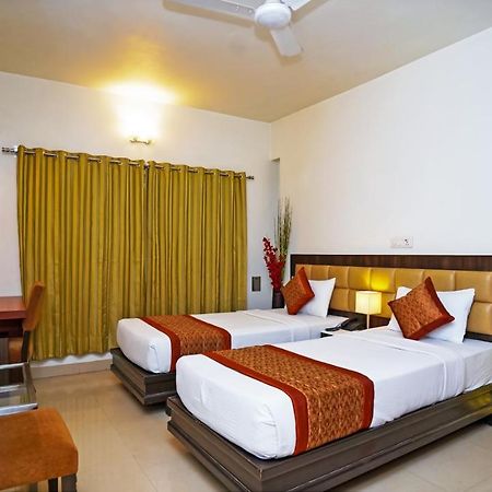 ניו דלהי Hotel Pooja Palace מראה חיצוני תמונה