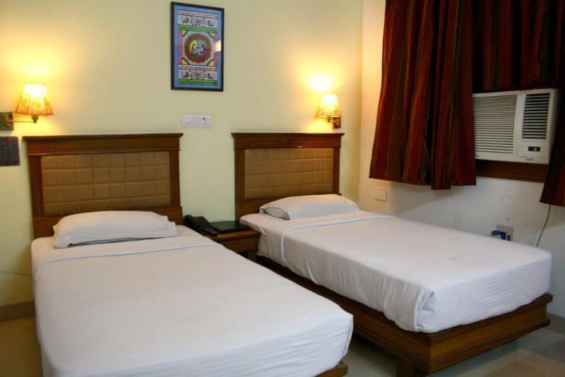 ניו דלהי Hotel Pooja Palace מראה חיצוני תמונה