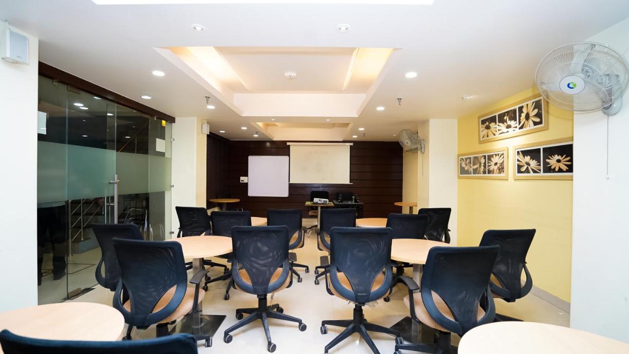 ניו דלהי Hotel Pooja Palace מראה חיצוני תמונה