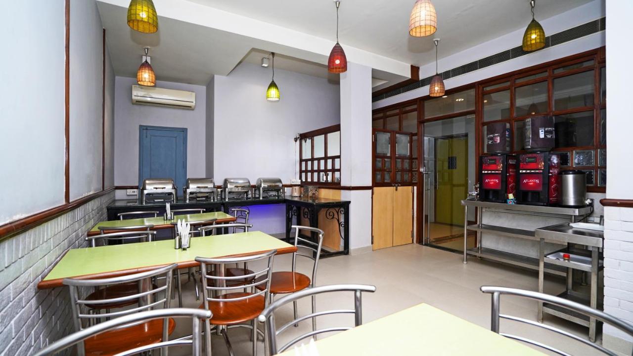 ניו דלהי Hotel Pooja Palace מראה חיצוני תמונה